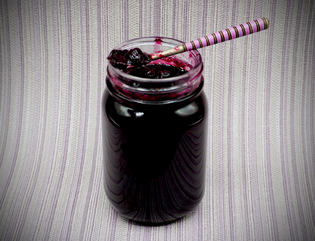 Old-Fashioned Blueberry Jam with No Added Pectin
