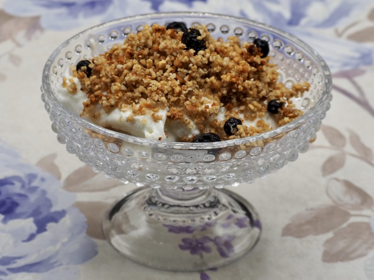 Homemade Crunchy Blueberry Granola  – A Perfect Yogurt Topping!