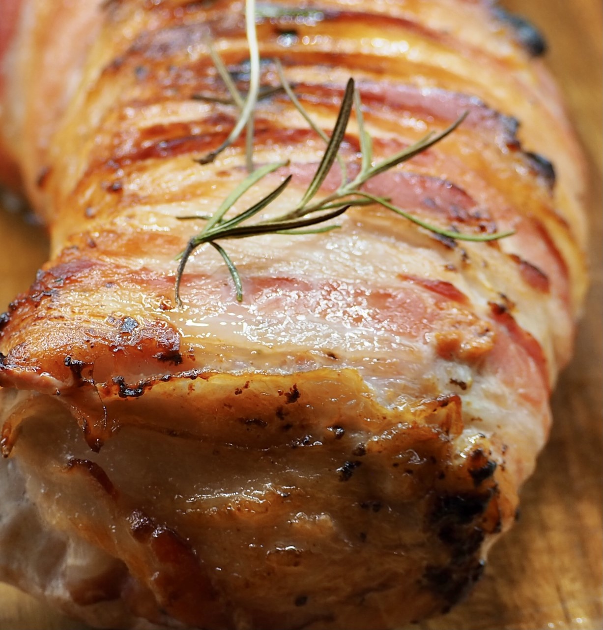 Sweet & Juicy Baked Bacon-Wrapped Pork Tenderloin with Rosemary and ...