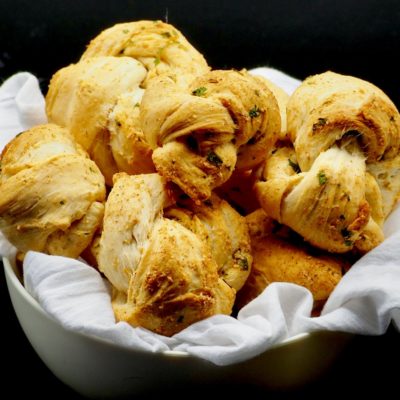 Garlic Knots with Homemade Pizza Dough