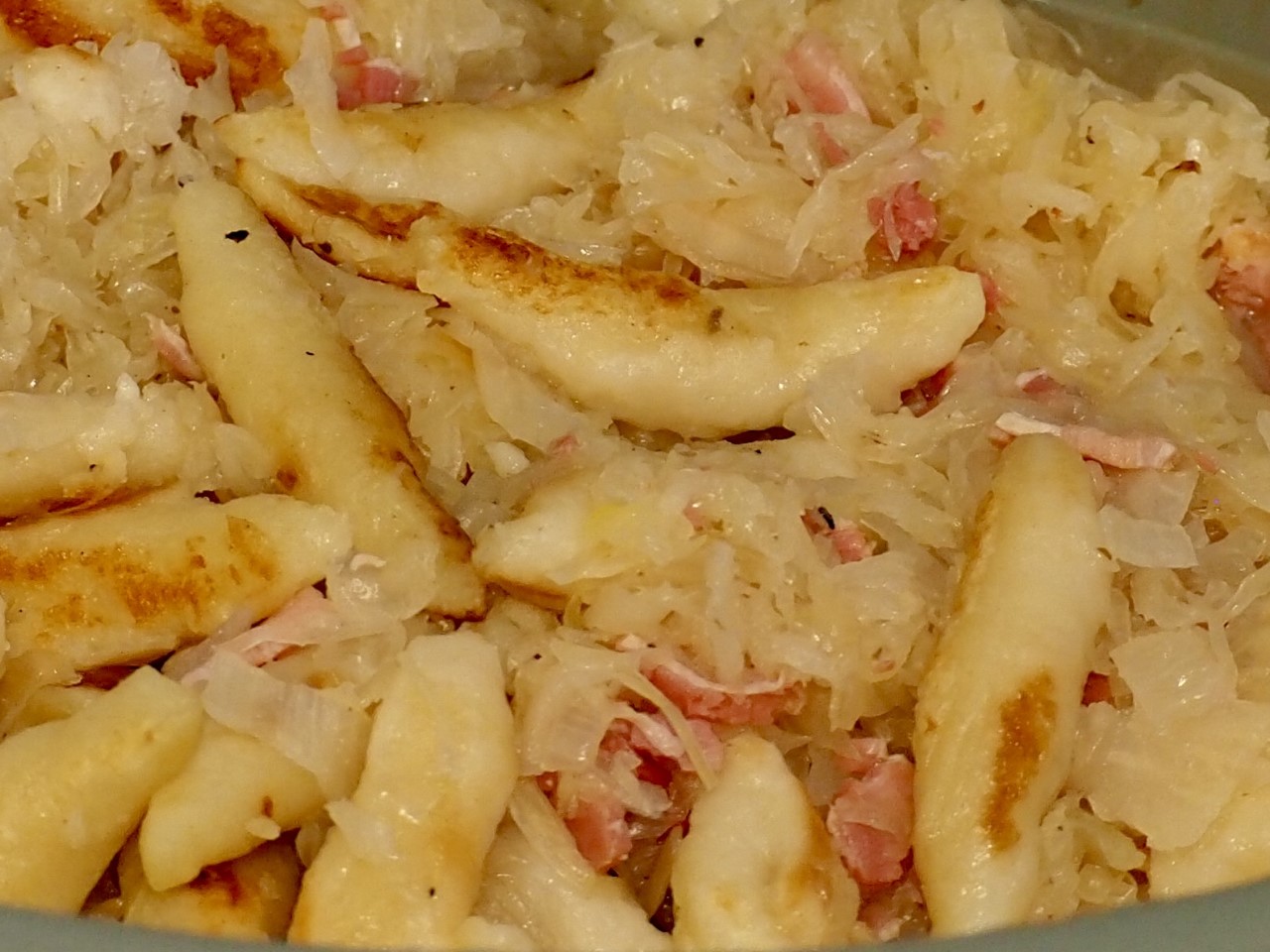 Schupfnudeln mit Sauerkraut – German Potato Noodles with Sauerkraut and Bacon