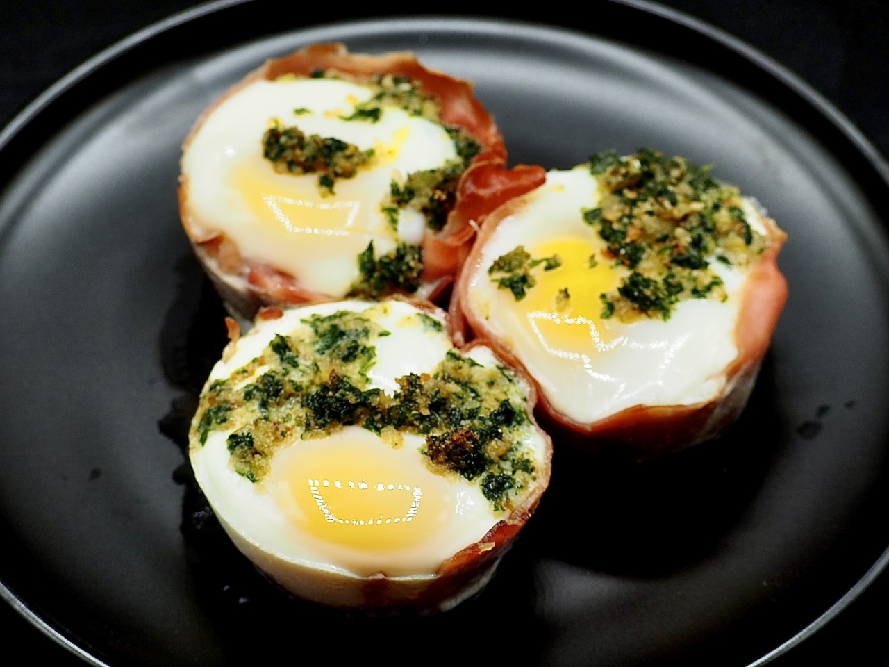 Baked Egg, Cheese and Prosciutto Cups wih with Parsely Gremolata