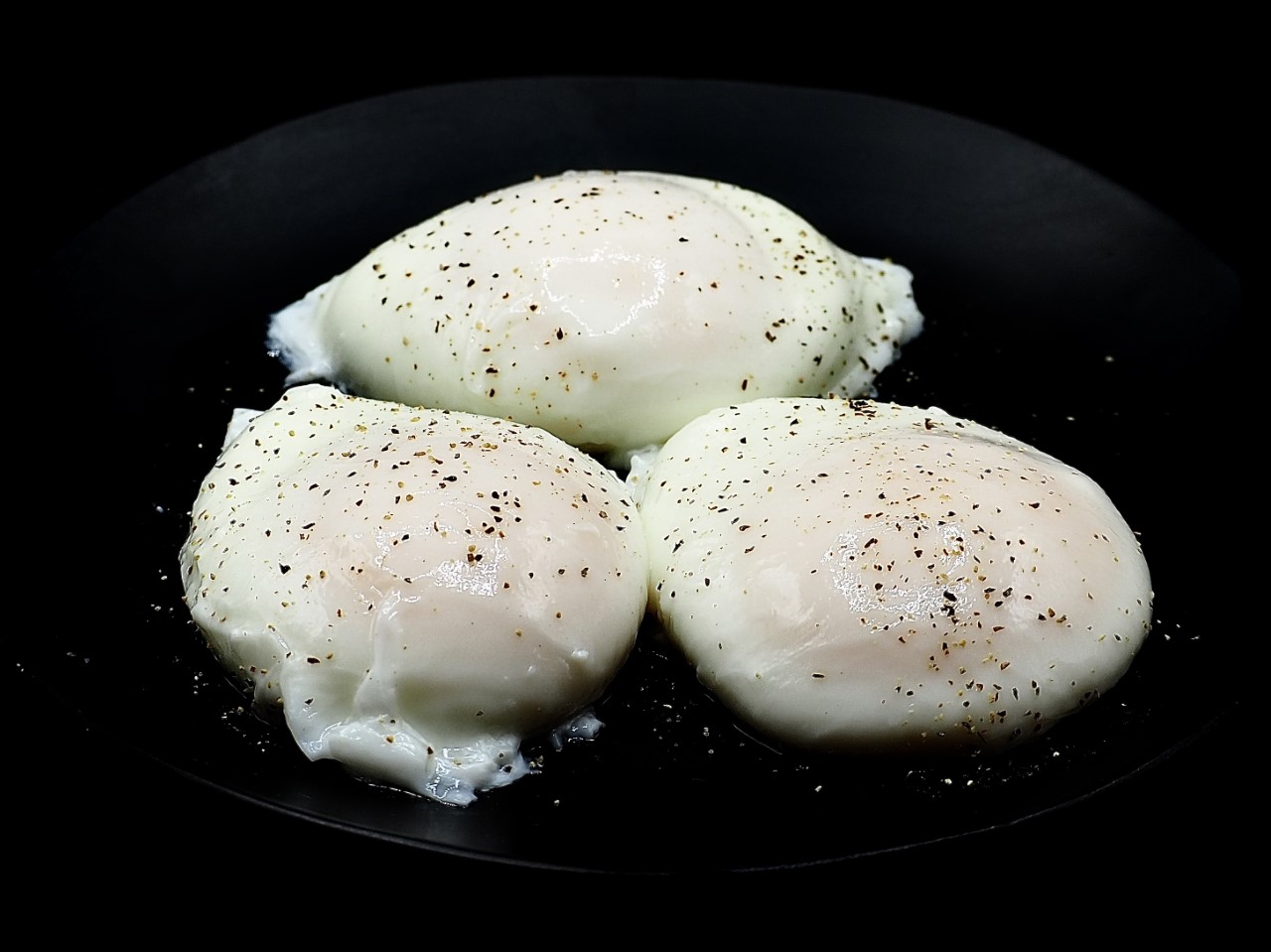 Perfect Poached Eggs {How to Poach an Egg} - Kristine's Kitchen