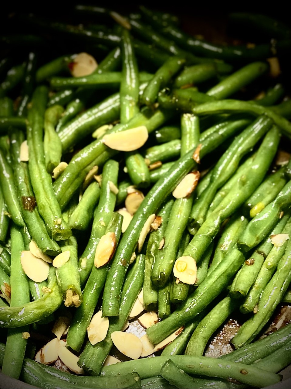 Sautéed Sweet and Garlicky Green Beans with Almonds