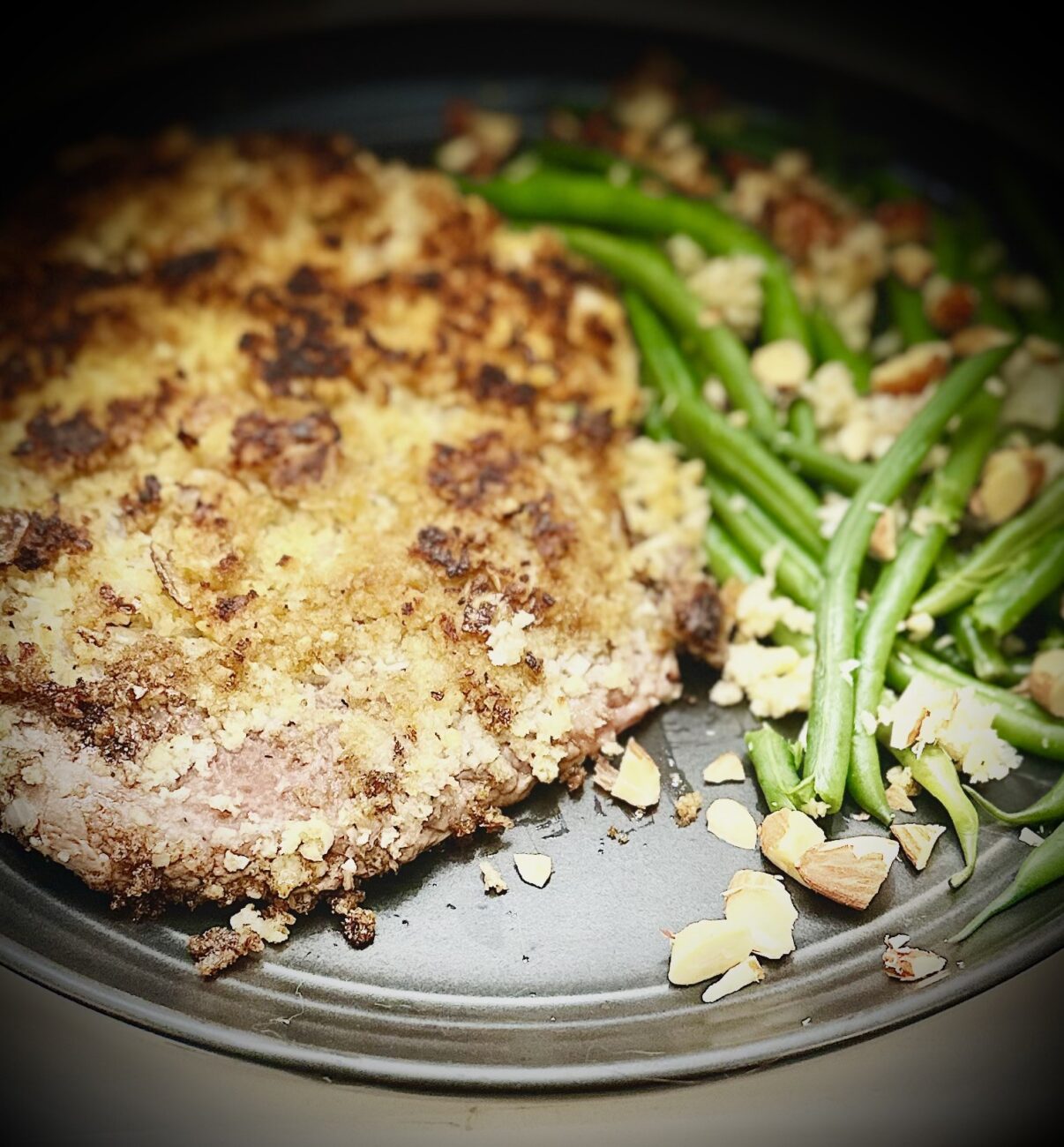 “Schnitzel-Style” Garlic Steak (chicken-fried steak Germanized)